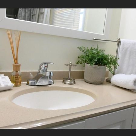 Great 2 Bedroom Condo,Free Parking,Easy Commute. 어빙턴 외부 사진