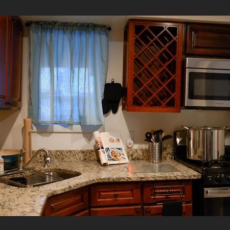 Great 2 Bedroom Condo,Free Parking,Easy Commute. 어빙턴 외부 사진