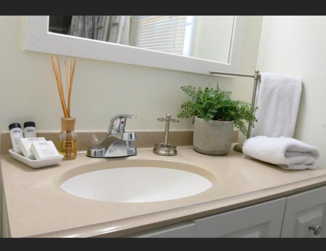 Great 2 Bedroom Condo,Free Parking,Easy Commute. 어빙턴 외부 사진