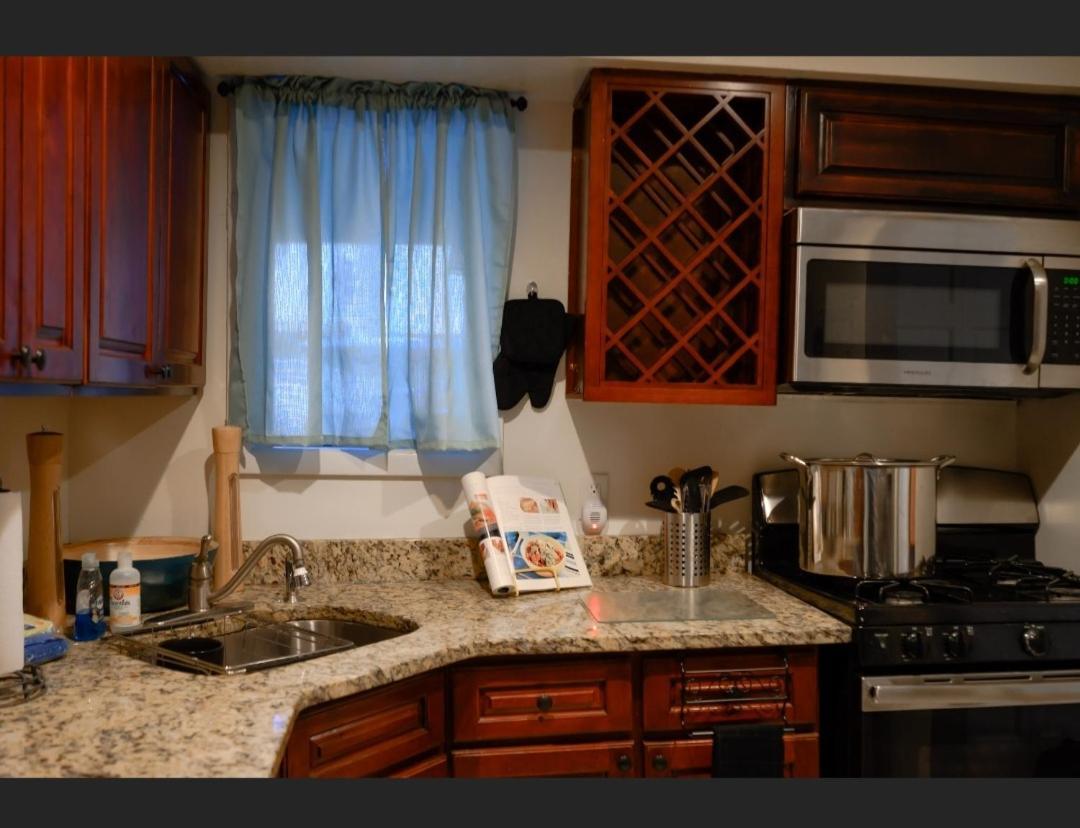 Great 2 Bedroom Condo,Free Parking,Easy Commute. 어빙턴 외부 사진